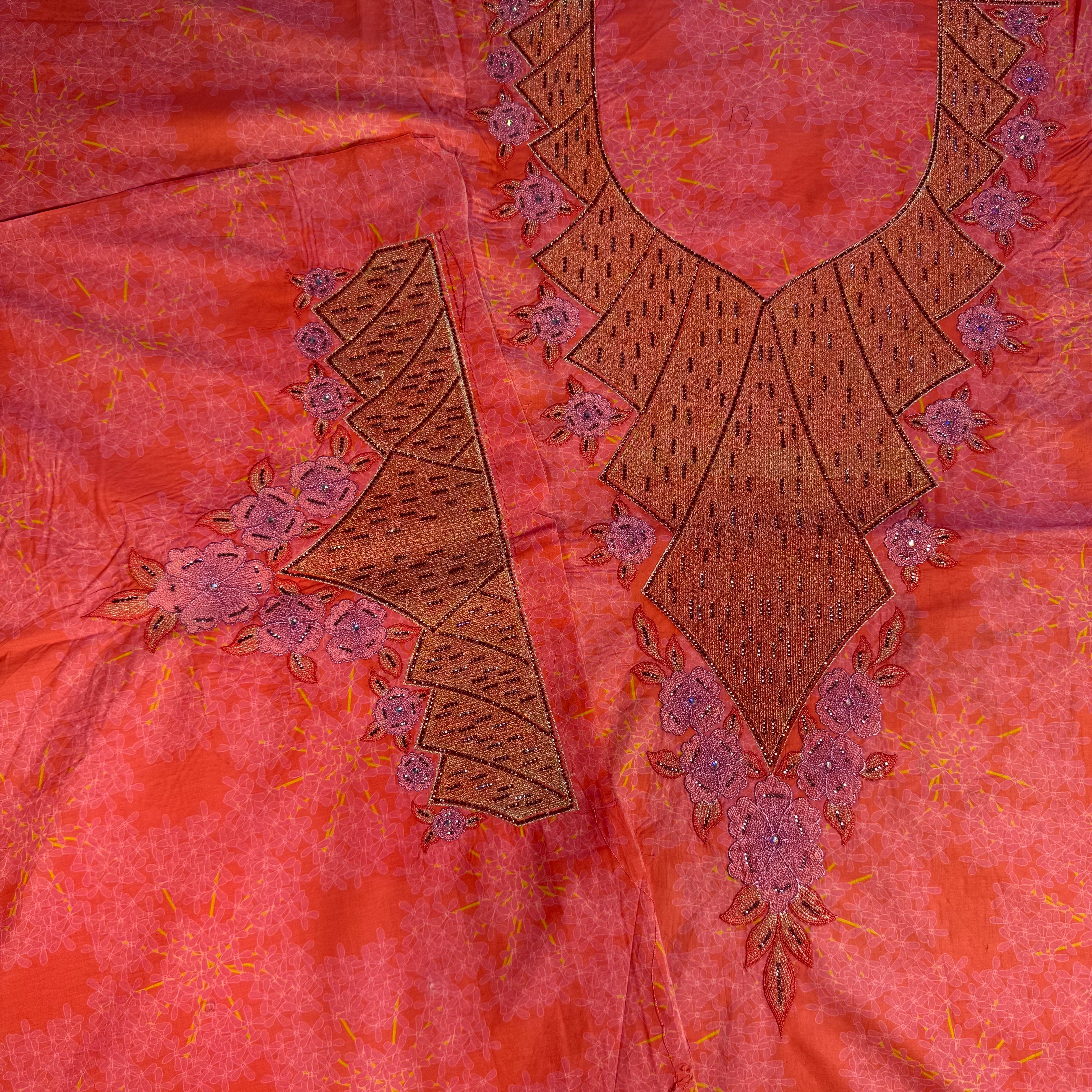 Laser-cut مخور with patterned beads