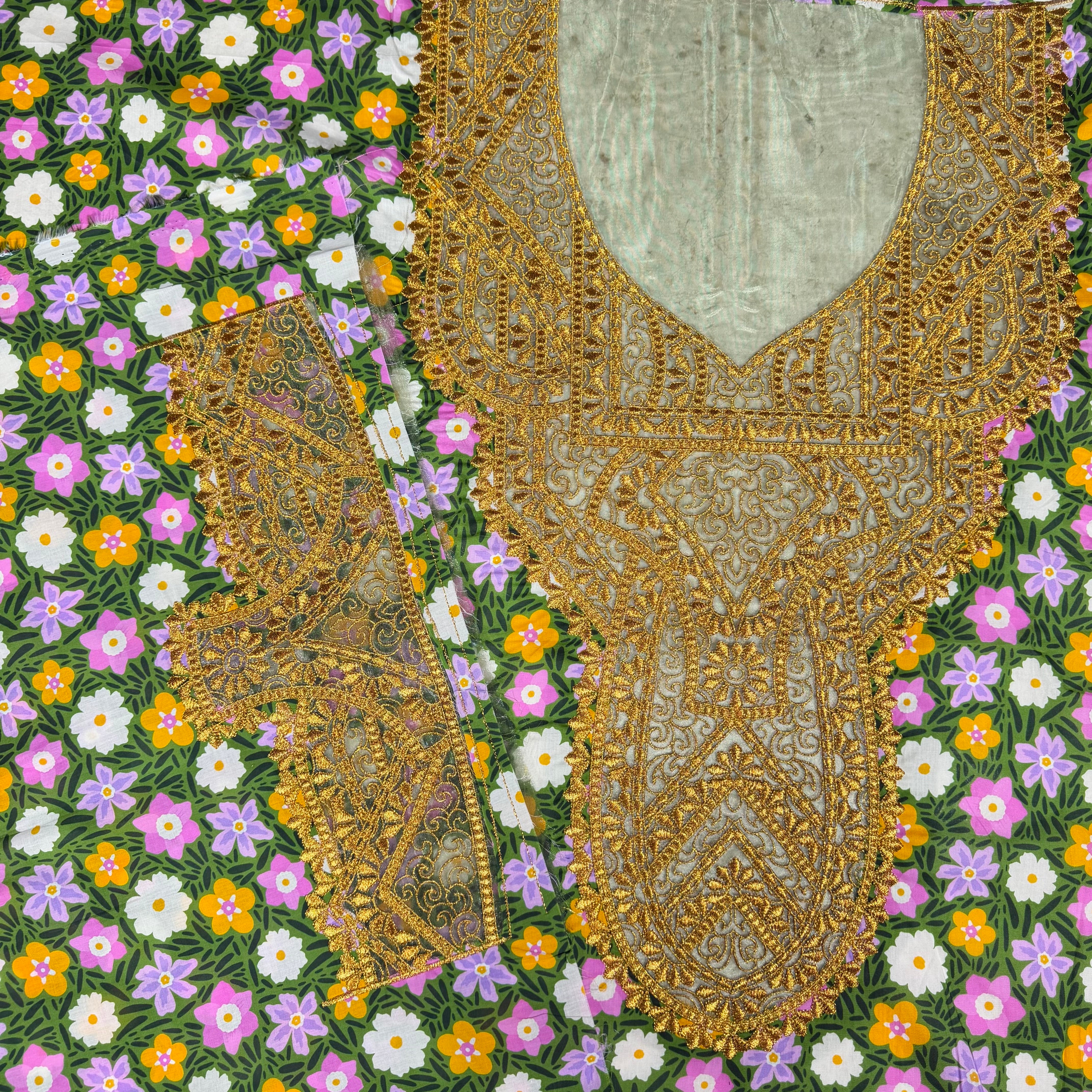 French مخور with lace