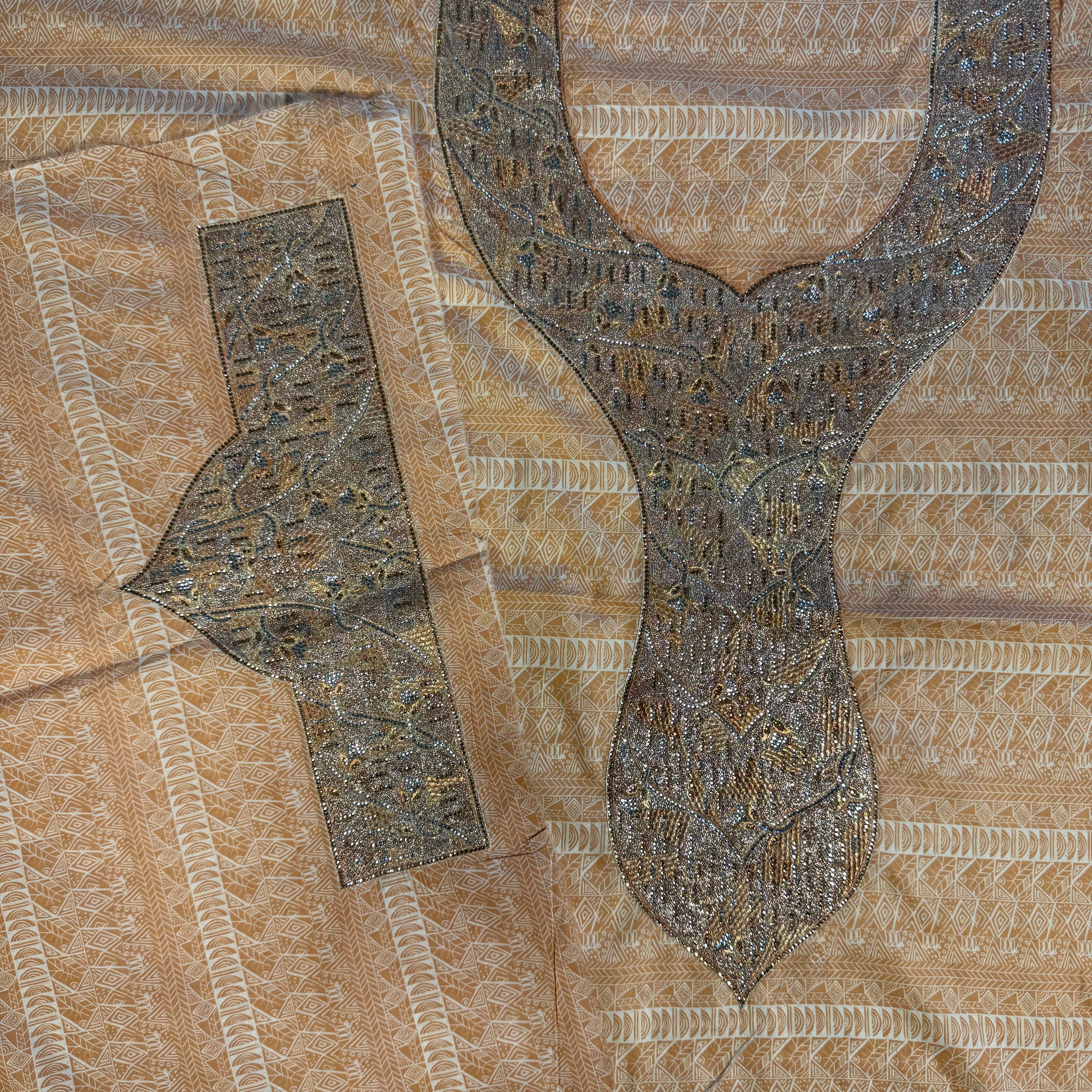 Laser-cut مخور with patterned beads